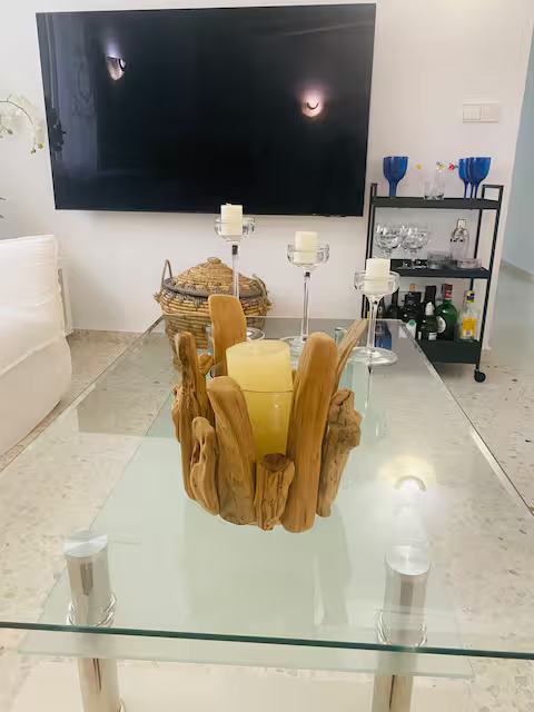 Salón con TV y minibar